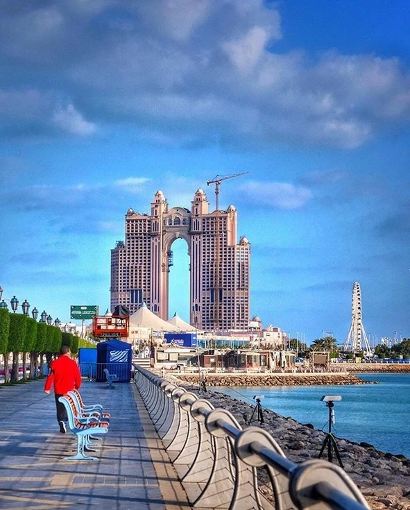 Dubai/Abu Dhabi Scenery Image