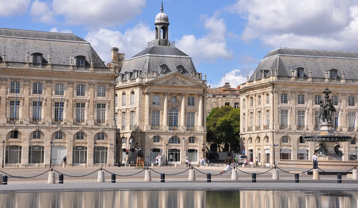 Bordeaux Scenery Image